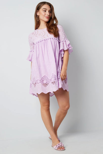 Dress embroidered details white