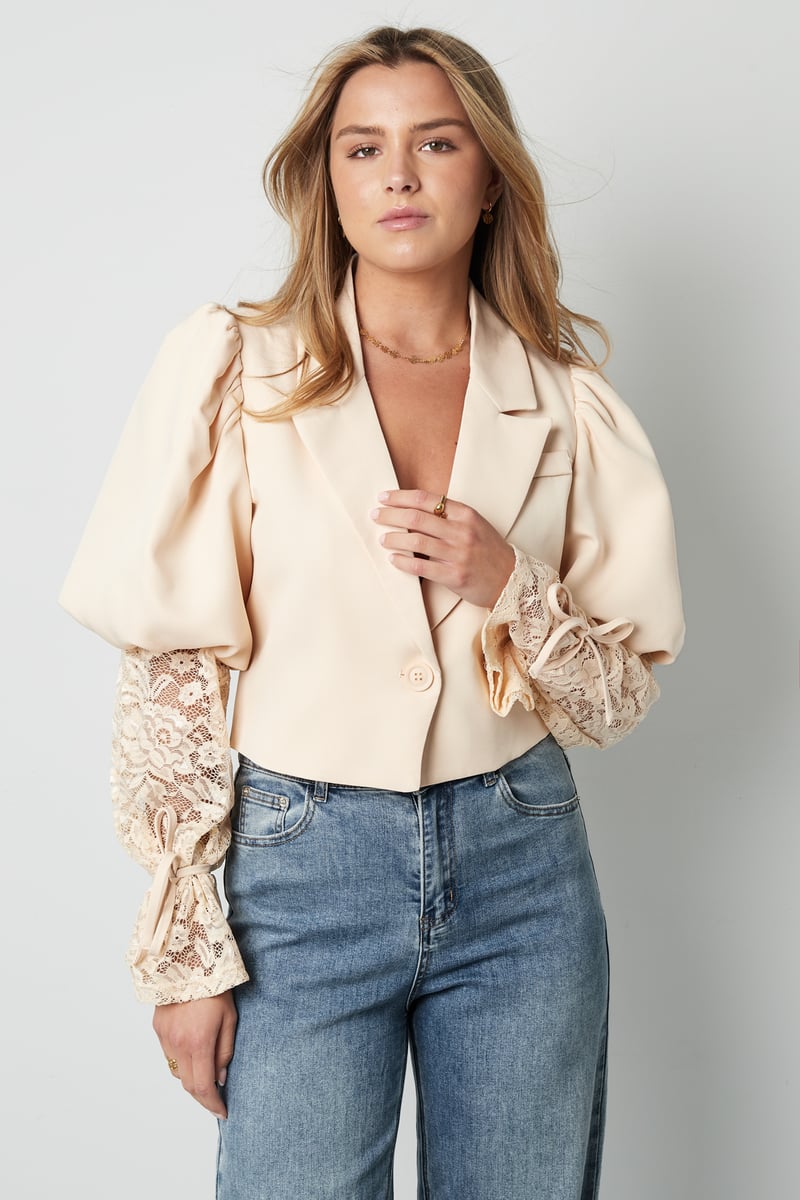 Trendy Short Blazer With Lace